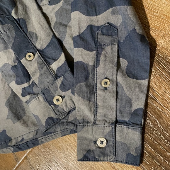 Peek Camo Button Front Shirt NWT - Picture 5 of 8